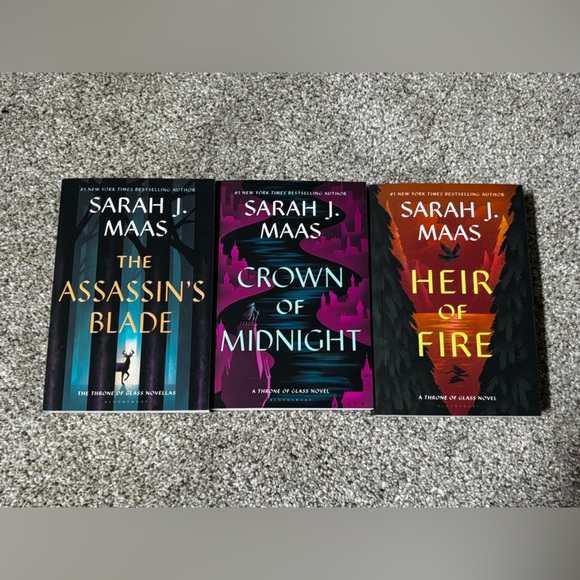 Other - Throne of Glass books